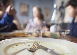 跨界聯(lián)名新潮流 美國(guó)麥當(dāng)勞借新口味雪碧上市推出限量服飾